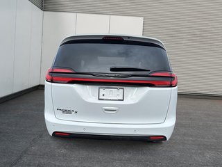 2024 Chrysler Pacifica Touring-L Apparence S in St-Jean-Sur-Richelieu, Quebec - 3 - w320h240cpx