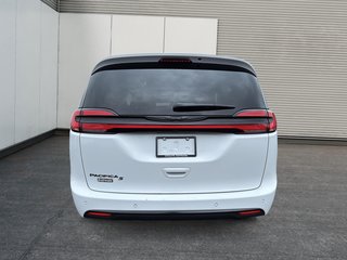 2024 Chrysler Pacifica Touring-L Apparence S in St-Jean-Sur-Richelieu, Quebec - 3 - w320h240cpx