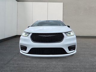2024 Chrysler Pacifica Touring-L Apparence S in St-Jean-Sur-Richelieu, Quebec - 2 - w320h240cpx