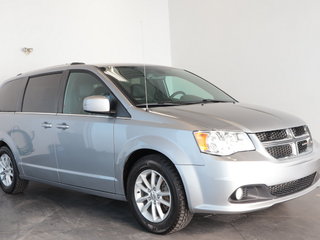 2020  Grand Caravan SXT Premium Plus | GPS | DVD | CUIR | STOW N GO | in Sherbrooke, Quebec - 4 - w320h240cpx