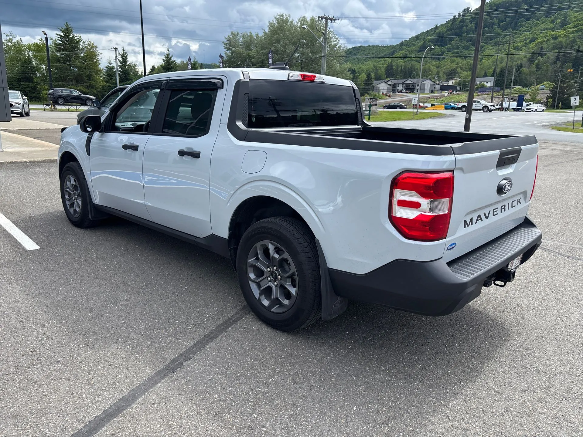 2025 Ford Maverick XLT 2.5L HYBRIDE AWD in St-Jean-Sur-Richelieu, Quebec - 2 - w320h240cpx