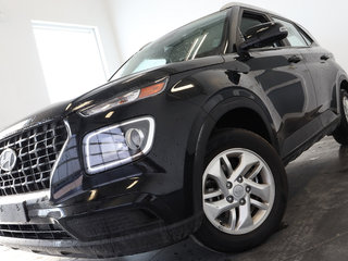 Hyundai Venue Preferred Automatique 2023 à St-Jean-Sur-Richelieu, Québec - 2 - w320h240cpx