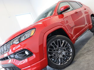 2022  Compass Limited Edition RED 4x4 Toit-Panoramique in St-Jean-Sur-Richelieu, Quebec - 2 - w320h240cpx