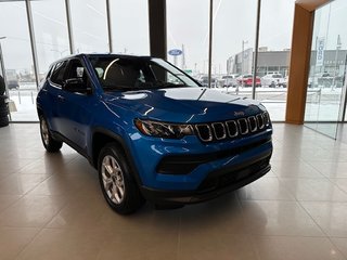 2025 Jeep Compass SPORT in St-Jean-Sur-Richelieu, Quebec - 4 - w320h240cpx