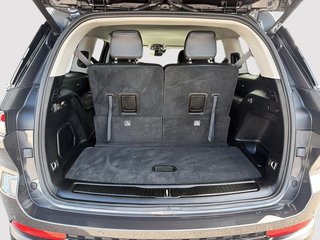 2023 Jeep Grand Cherokee L Limited in St-Jean-Sur-Richelieu, Quebec - 6 - w320h240cpx