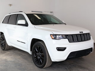 2020 Jeep Grand Cherokee Altitude 4X4 in St-Jean-Sur-Richelieu, Quebec - 4 - w320h240cpx