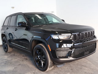 2024  Grand Cherokee ALTITUDE in St-Jean-Sur-Richelieu, Quebec - 4 - w320h240cpx