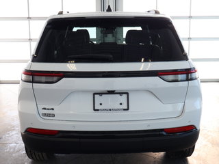 2024  Grand Cherokee ALTITUDE in St-Jean-Sur-Richelieu, Quebec - 6 - w320h240cpx