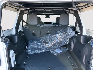 Jeep WRANGLER 4-Door SAHARA 2025 à St-Jean-Sur-Richelieu, Québec - 6 - w320h240cpx