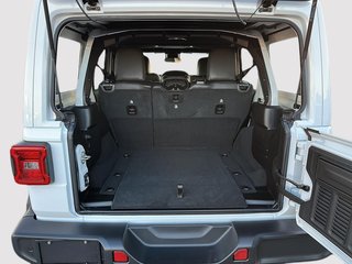 2025 Jeep WRANGLER 4-Door SAHARA in Sherbrooke, Quebec - 6 - w320h240cpx