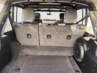 2022 Jeep Wrangler 4xe UNLIMITED SAHARA in St-Jean-Sur-Richelieu, Quebec - 6 - w320h240cpx