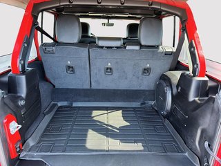 2022 Jeep Wrangler 4xe Unlimited Rubicon in St-Jean-Sur-Richelieu, Quebec - 6 - w320h240cpx