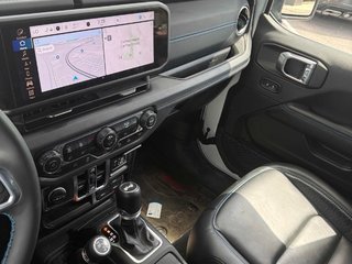 Jeep Wrangler 4xe HIGH ALTITUDE 4XE // SKY ONE-TOUCH // CUIR 2024 à St-Jean-Sur-Richelieu, Québec - 3 - w320h240cpx
