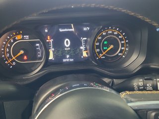 Jeep Wrangler Sahara 3.6L V6 D SAHARA TOIT SKY ONE TOUCH 2024 à St-Jean-Sur-Richelieu, Québec - 2 - w320h240cpx