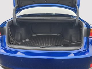 2020 Lexus IS 350 in St-Jean-Sur-Richelieu, Quebec - 6 - w320h240cpx
