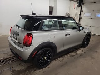 MINI 3 Door Cooper SE PREMIER 2024 à St-Jean-Sur-Richelieu, Québec - 4 - w320h240cpx