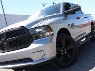 Ram 1500 Classic Express+Crew Cab+Night+Temps Froid+Remorquage 2020 à St-Jean-Sur-Richelieu, Québec - 2 - w320h240cpx