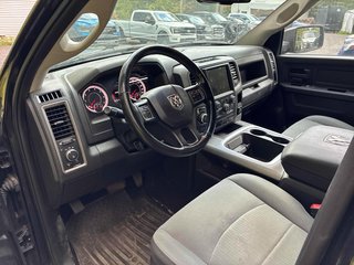 2023 Ram 1500 Classic Express Nigth Edition | Crew cab in St-Jean-Sur-Richelieu, Quebec - 3 - w320h240cpx