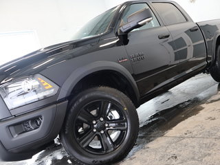 2024 Ram 1500 Classic WARLOCK in Sherbrooke, Quebec - 2 - w320h240cpx