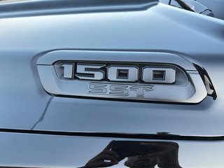 2025 Ram 1500 BIG HORN in St-Jean-Sur-Richelieu, Quebec - 6 - w320h240cpx