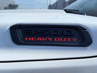 Ram 3500 Big Horn Night Crewcab V8 4X4 2024 à St-Jean-Sur-Richelieu, Québec - 6 - w320h240cpx