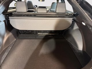 2023 Toyota BZ4X XLE AWD TOIT-PANORAMIQUE in St-Jean-Sur-Richelieu, Quebec - 6 - w320h240cpx