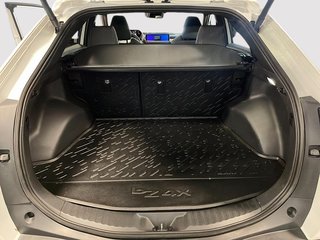 Toyota BZ4X XLE AWD TOIT-PANORAMIQUE 2024 à St-Jean-Sur-Richelieu, Québec - 6 - w320h240cpx