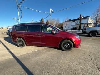 2021 Chrysler Grand Caravan SE in Paspébiac, Quebec - 3 - w320h240cpx