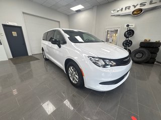 2027 Chrysler Grand Caravan SXT in Paspébiac, Quebec - 3 - w320h240cpx