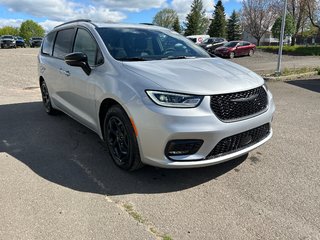 2024  Pacifica Hybrid PREMIUM S APPEARANCE in Paspébiac, Quebec - 3 - w320h240cpx