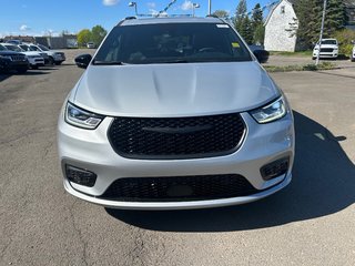 Chrysler Pacifica Hybrid PREMIUM S APPEARANCE 2024 à Paspébiac, Québec - 2 - w320h240cpx
