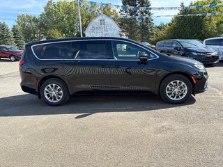 Chrysler Pacifica SELECT AWD 2026 à Paspébiac, Québec - 4 - w320h240cpx