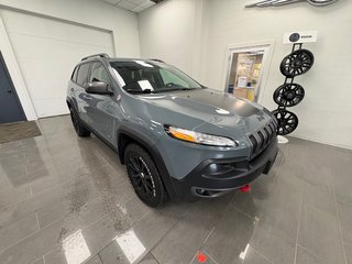 Jeep Cherokee Trailhawk 2015 à Paspébiac, Québec - 3 - w320h240cpx
