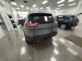 Jeep Cherokee Trailhawk 2015 à Paspébiac, Québec - 6 - w320h240cpx