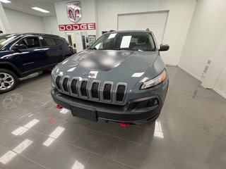 Jeep Cherokee Trailhawk 2015 à Paspébiac, Québec - 2 - w320h240cpx