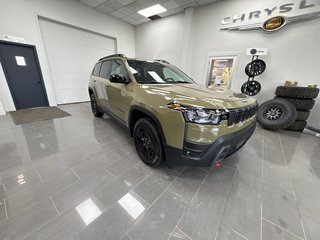 Jeep Cherokee LAREDO 2026 à Paspébiac, Québec - 3 - w320h240cpx