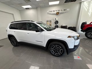 Jeep Cherokee LAREDO 2026 à Paspébiac, Québec - 4 - w320h240cpx