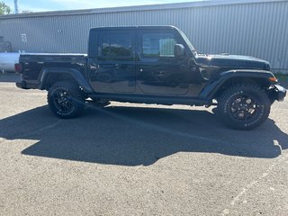 Jeep Gladiator WILLYS 2025 à Paspébiac, Québec - 4 - w320h240cpx