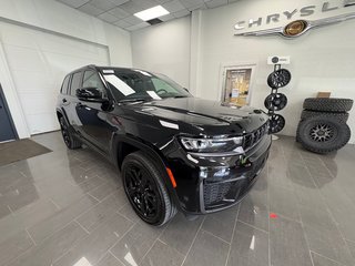 2026 Jeep Grand Cherokee ALTITUDE in Paspébiac, Quebec - 3 - w320h240cpx