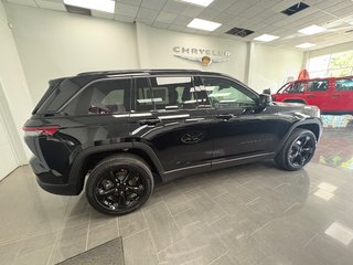 2026 Jeep Grand Cherokee ALTITUDE in Paspébiac, Quebec - 4 - w320h240cpx