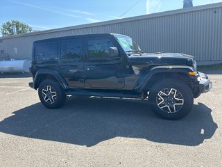 Jeep WRANGLER 4-Door SAHARA 2025 à Paspébiac, Québec - 4 - w320h240cpx