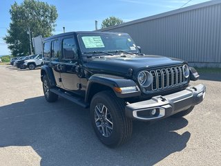 Jeep WRANGLER 4-Door SAHARA 2025 à Paspébiac, Québec - 3 - w320h240cpx