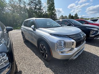 Mitsubishi Outlander LE PREMIUM 2022 à Paspébiac, Québec - 2 - w320h240cpx