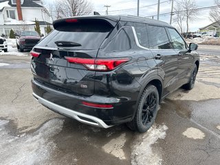 2023 Mitsubishi Outlander GT Premium in Paspébiac, Quebec - 5 - w320h240cpx