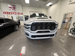 2027 Ram 2500 BLACK EXPRESS in Paspébiac, Quebec - 2 - w320h240cpx