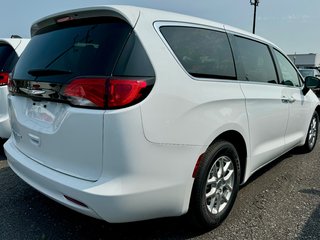 2024  Grand Caravan SXT in Sherbrooke, Quebec - 4 - w320h240cpx