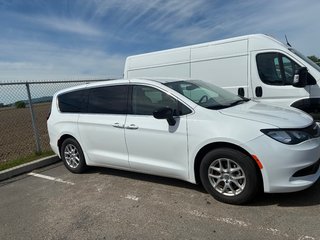 2024 Chrysler Grand Caravan SXT in Saint-Hyacinthe, Quebec - 3 - w320h240cpx