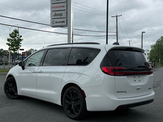 2025 Chrysler Pacifica Limited in Saint-Hyacinthe, Quebec - 2 - w320h240cpx