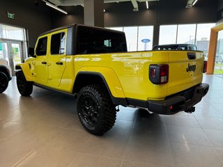 2023 Jeep Gladiator WILLYS in St-Jean-Sur-Richelieu, Quebec - 4 - w320h240cpx
