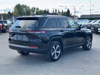 Grand Cherokee 4xe 4X4 // CUIR // ECRANS PASSAGERS ARRIÈRES 2022 à Sherbrooke, Québec - 5 - w320h240cpx